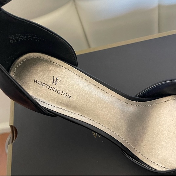 Black pointy heels - Picture 3 of 6